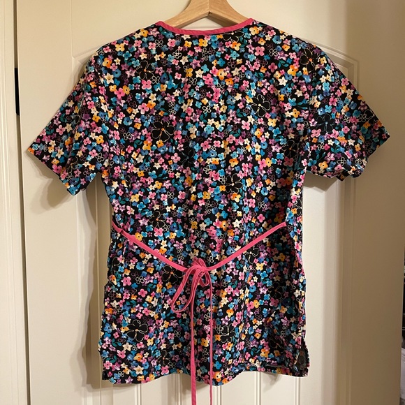 Cherokee floral tie back scrub top sz small - Picture 4 of 7